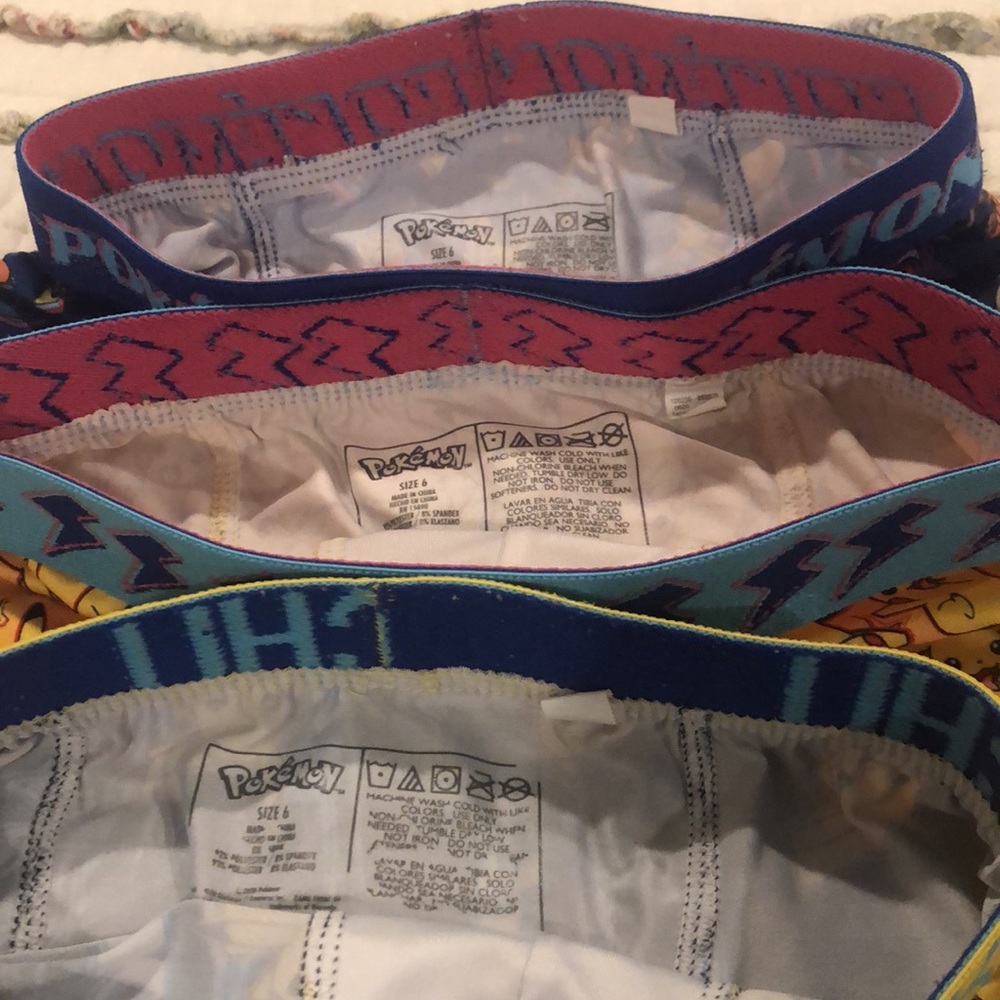 Boys size 6 Boxers - Picture 3 of 4